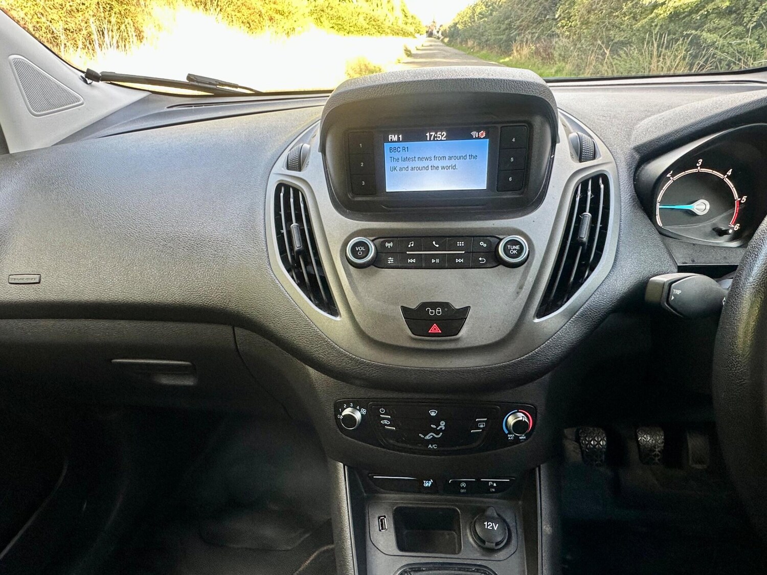 Used Ford Transit Courier 2021 for sale - 76295728: Photo 19