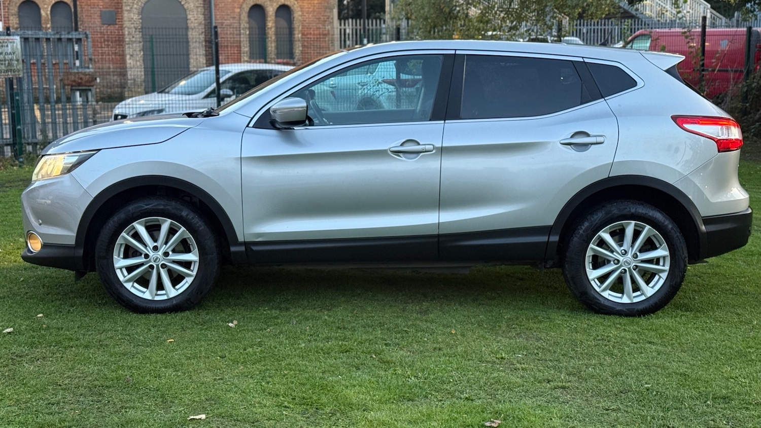 Used Nissan Qashqai 2014 for sale - 76401823: Photo 6