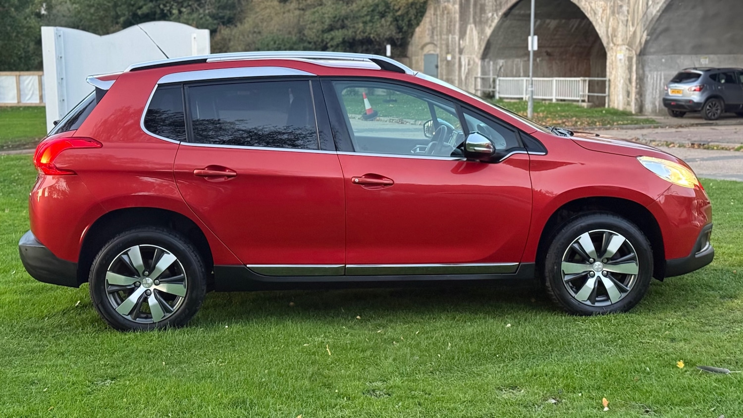 Used Peugeot 2008 2015 for sale - 76367053: Photo 2