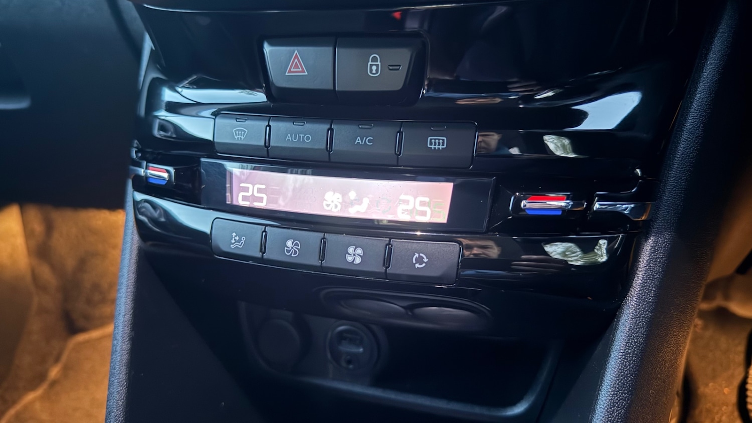 Used Peugeot 2008 2015 for sale - 76367053: Photo 23