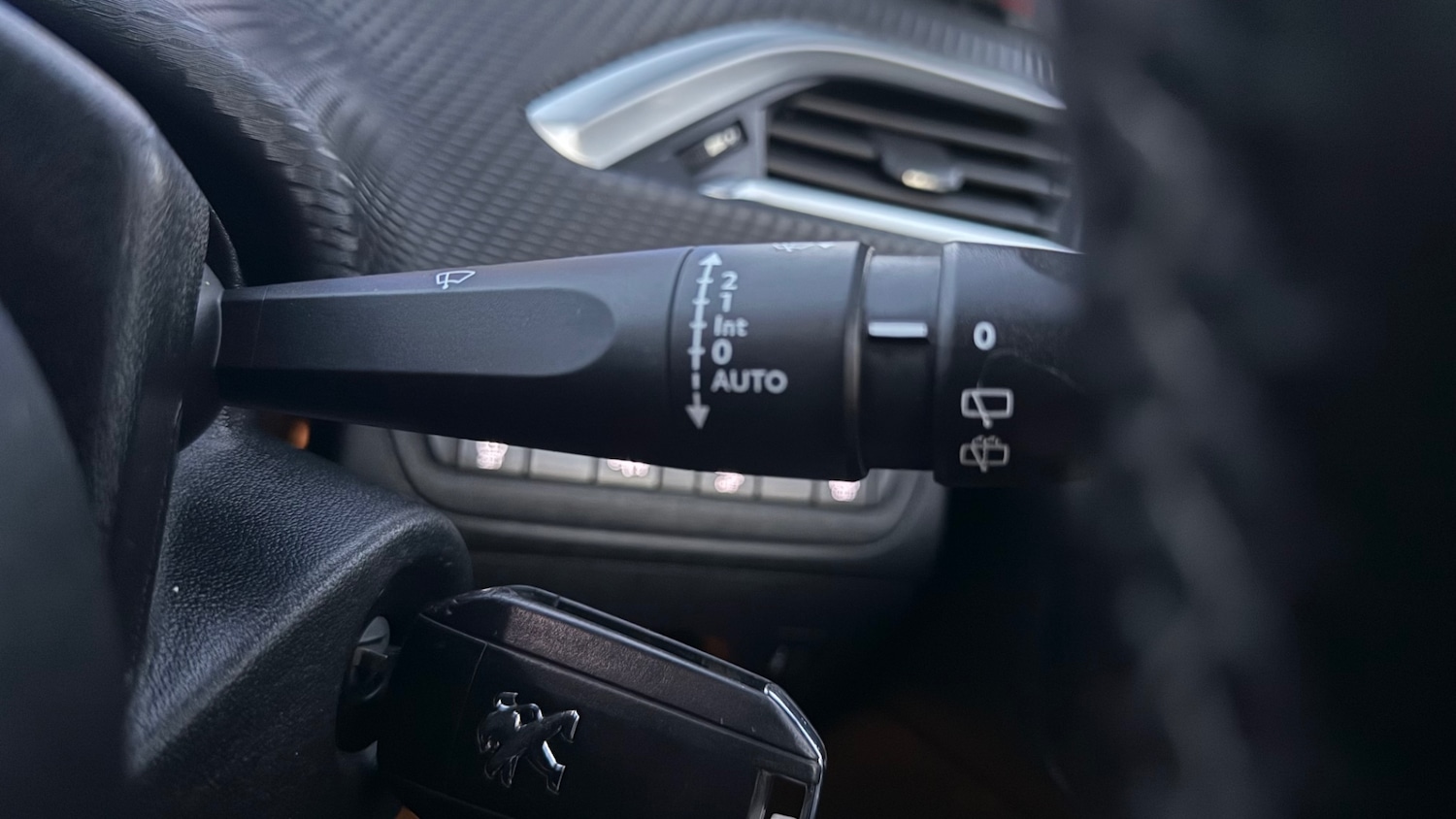 Used Peugeot 2008 2015 for sale - 76367053: Photo 26