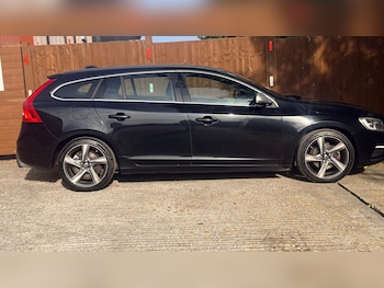 Used Volvo V60 2014 for sale - 78750793: Photo