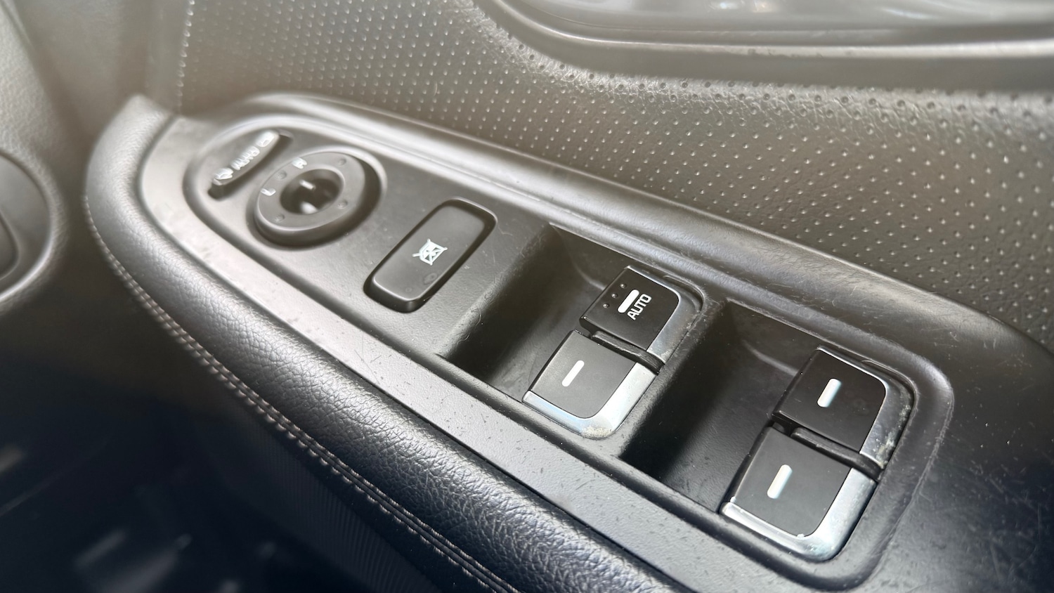 Used Kia Carens 2014 for sale - 77984136: Photo 20