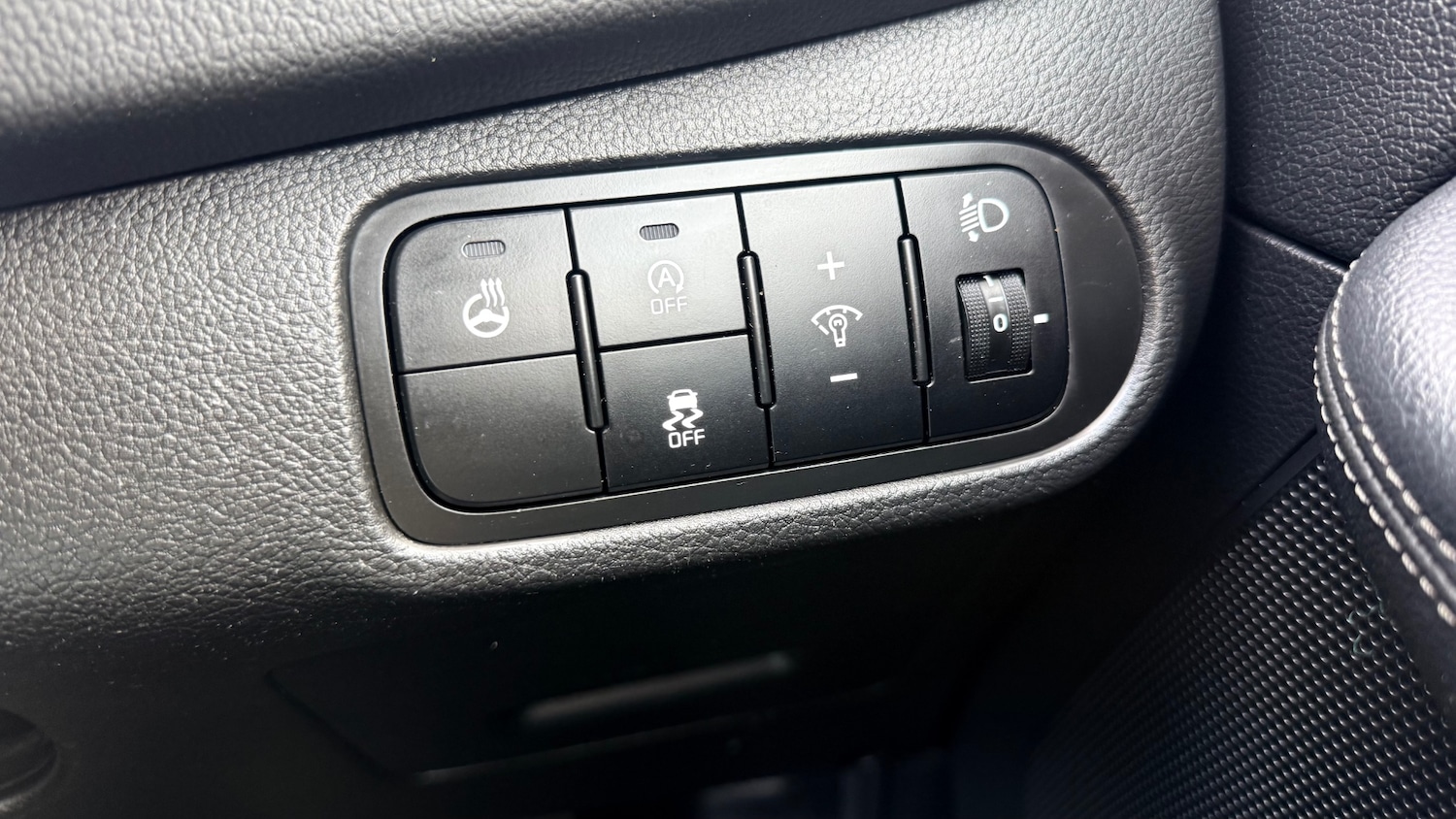 Used Kia Carens 2014 for sale - 77984136: Photo 21