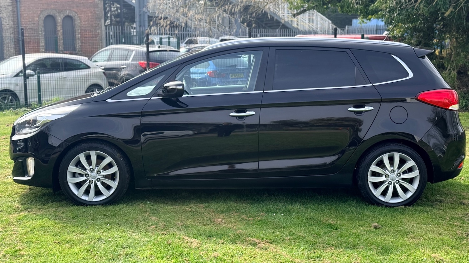 Used Kia Carens 2014 for sale - 77984136: Photo 6