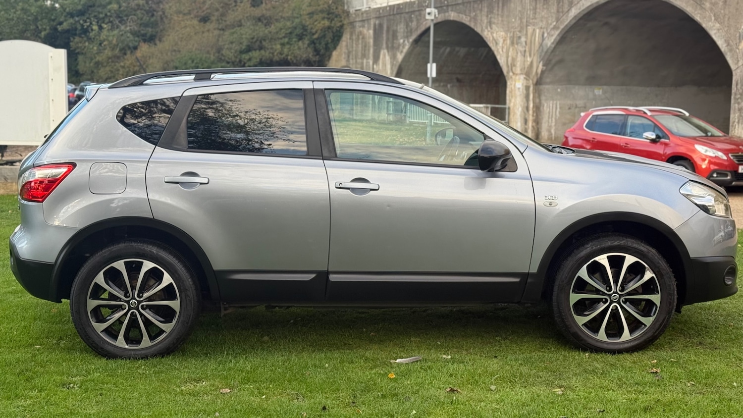 Used Nissan Qashqai 2013 for sale - 76376437: Photo 2