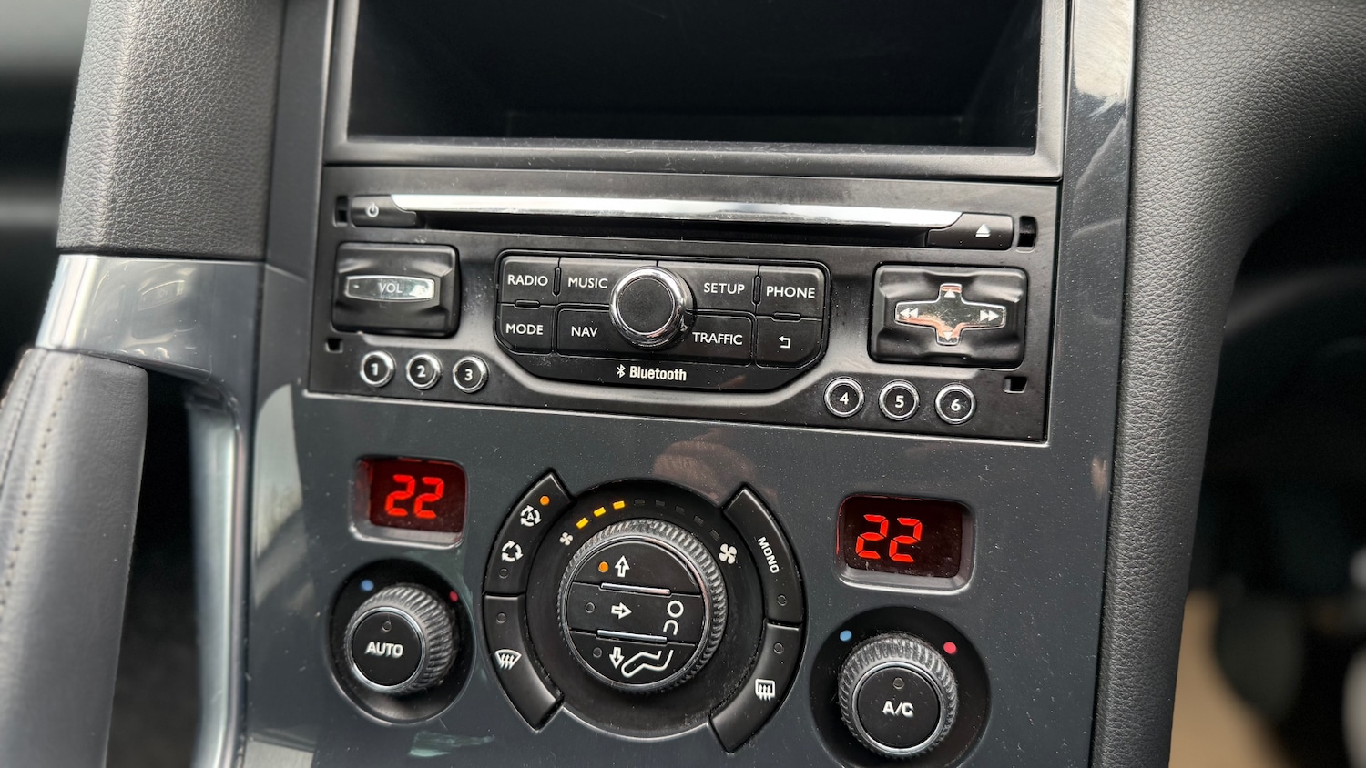 Used Peugeot 3008 2015 for sale - 76330294: Photo 21