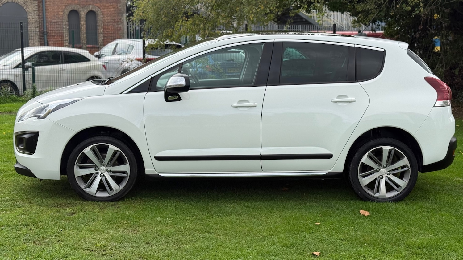 Used Peugeot 3008 2015 for sale - 76330294: Photo 6