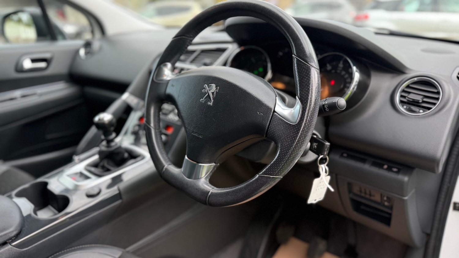 Used Peugeot 3008 2015 for sale - 76330294: Photo 9