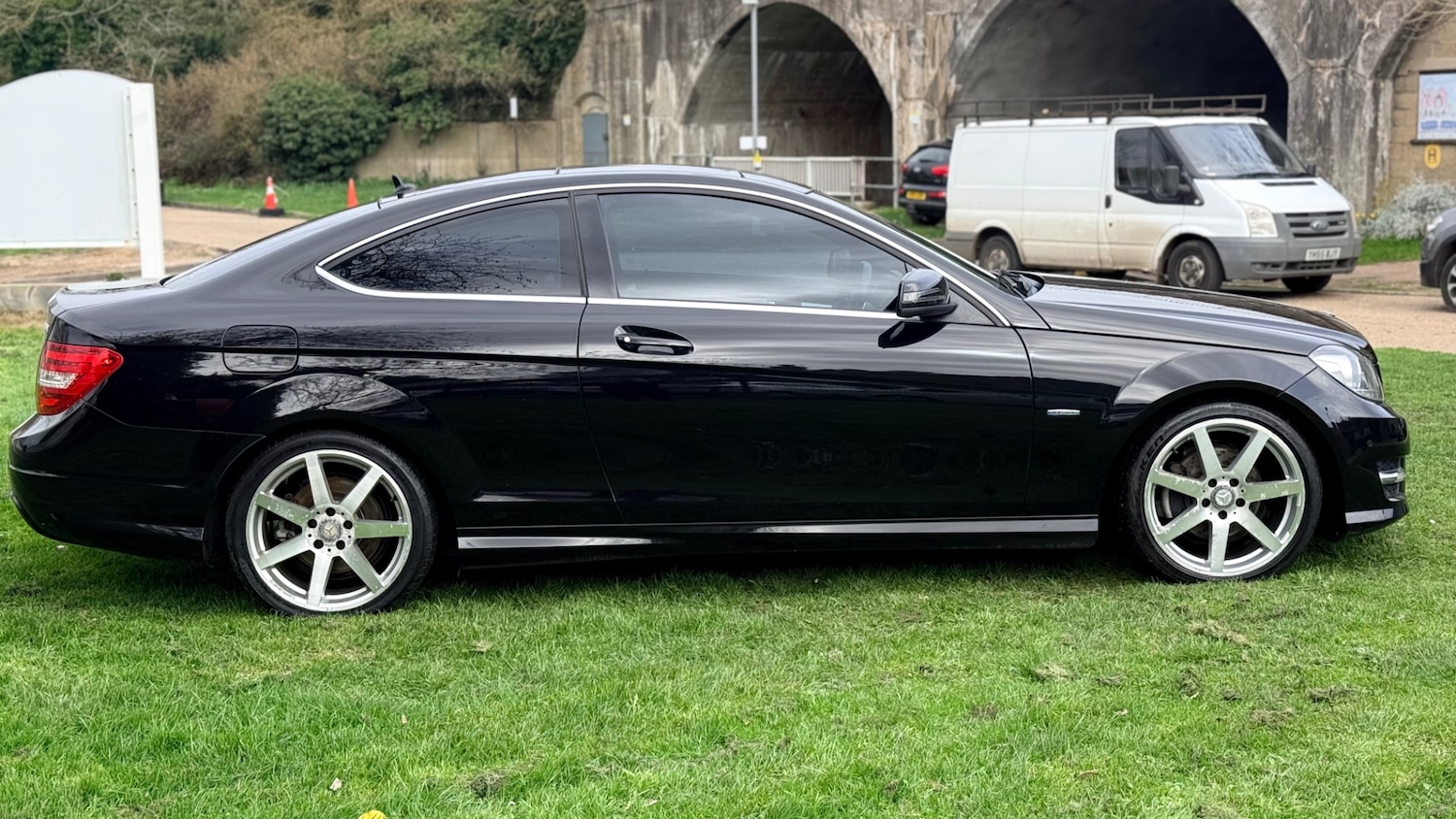 Used Mercedes-Benz C Class 2011 for sale - 77845412: Photo 2