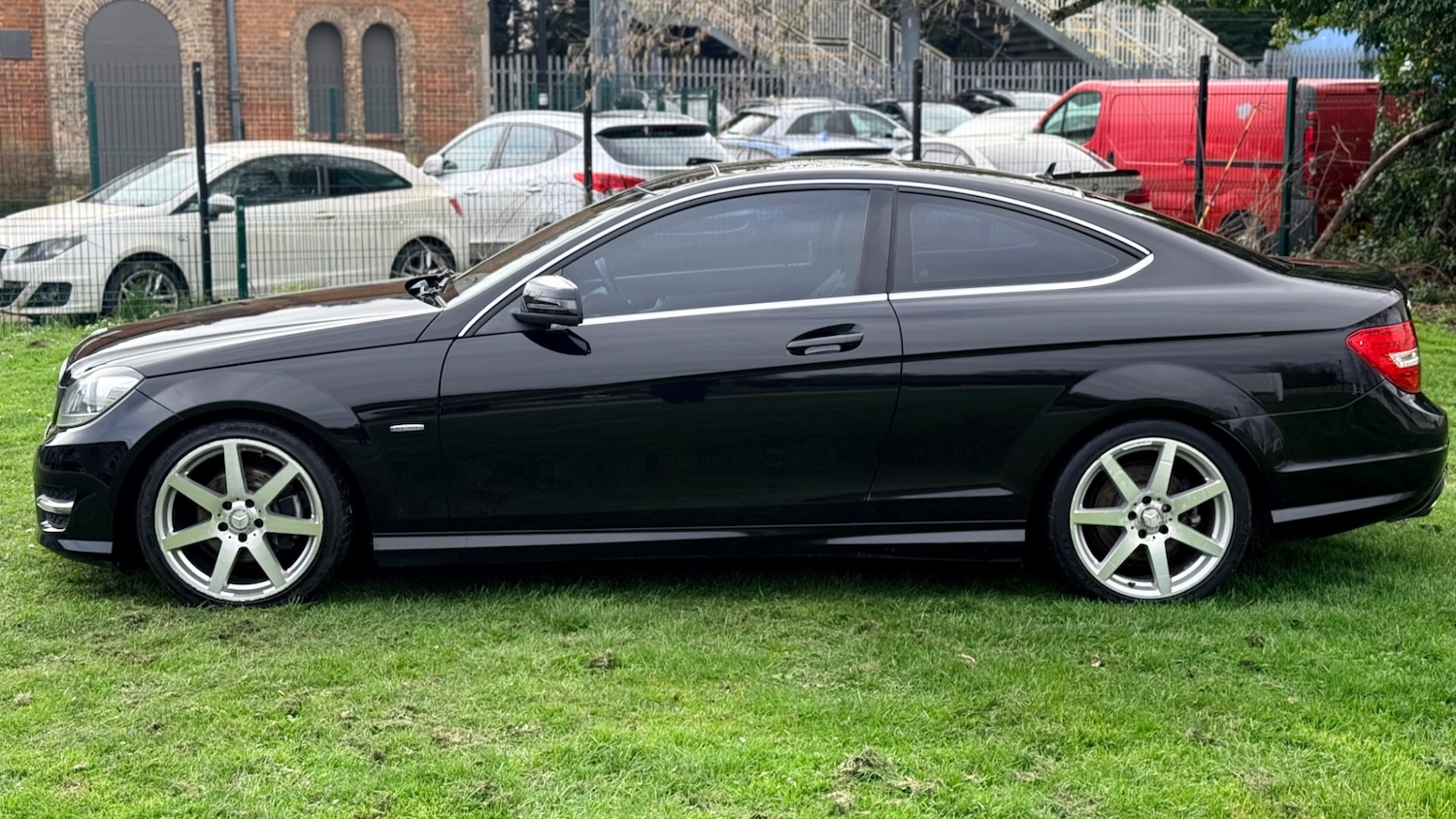 Used Mercedes-Benz C Class 2011 for sale - 77845412: Photo 6