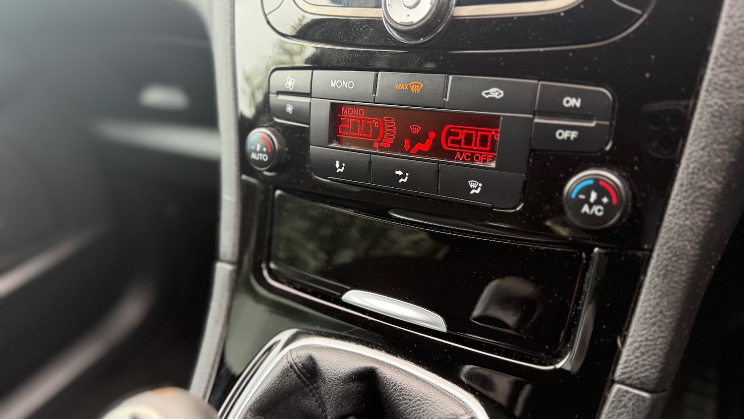 Used Ford S-Max 2010 for sale - 76194567: Photo 21