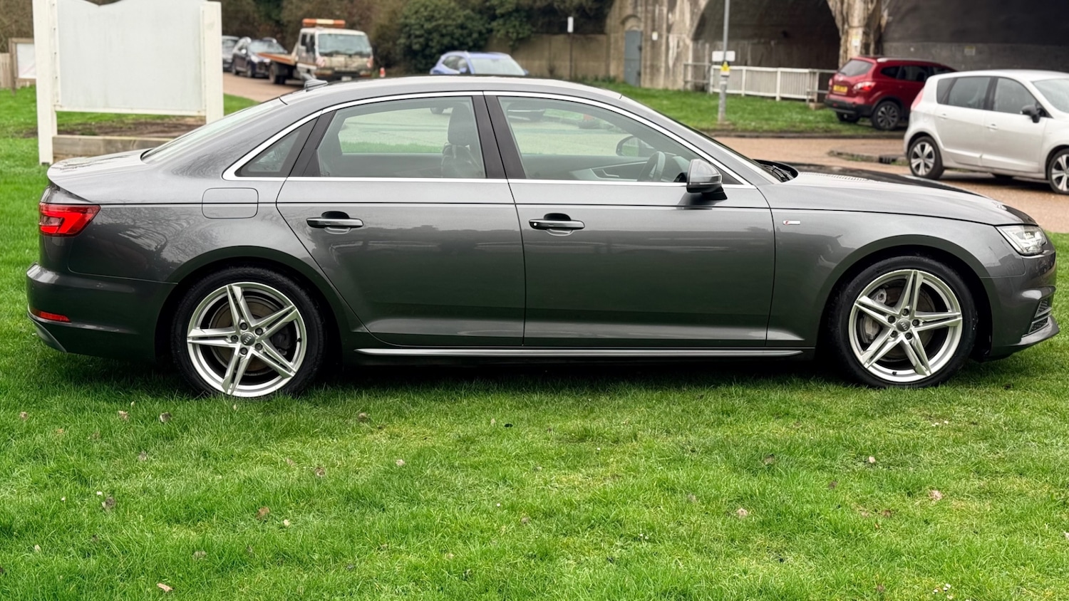 Used Audi A4 2017 for sale - 77706486: Photo 2