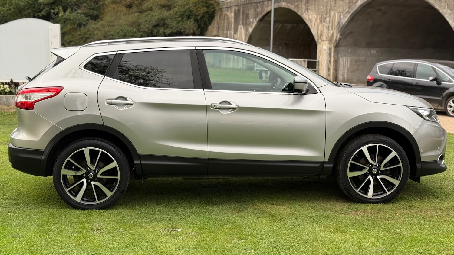 Used Nissan Qashqai 2015 for sale - 76143336: Photo 2