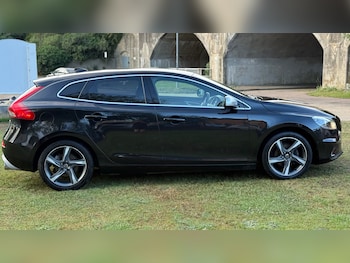 Used Volvo V40 2013 for sale - 75303376: Photo