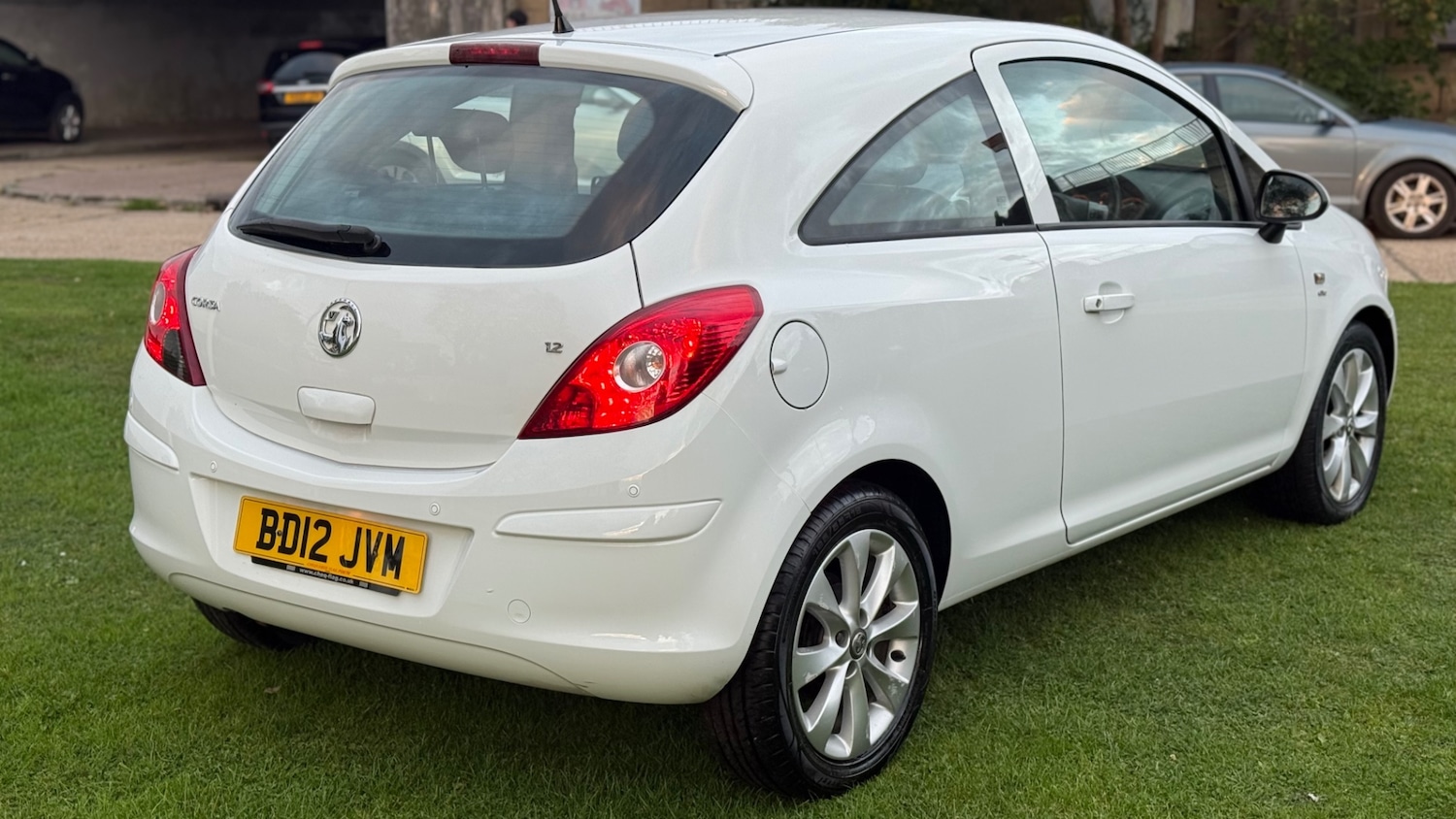 Used Vauxhall Corsa 2012 for sale - 76209560: Photo 3