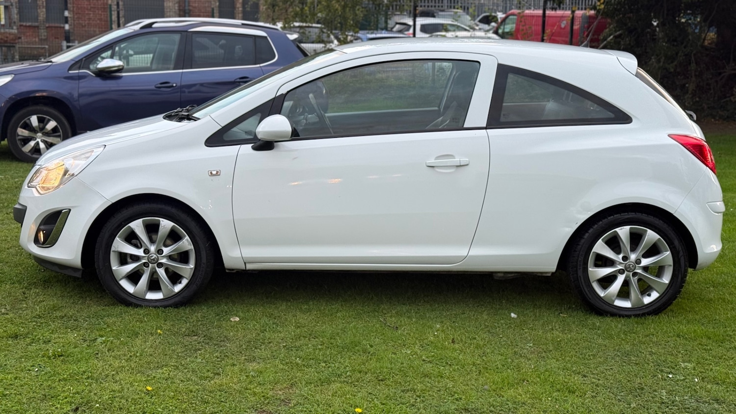 Used Vauxhall Corsa 2012 for sale - 76209560: Photo 6