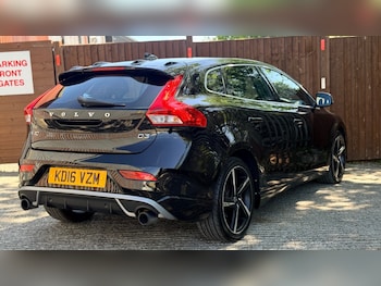 Used Volvo V40 2016 for sale - 78554817: Photo