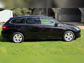 Used Peugeot 308 2015 for sale - 76035693: Photo