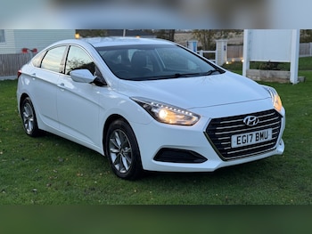 2017 (17) - 1.7 CRDi Blue Drive S 4dr