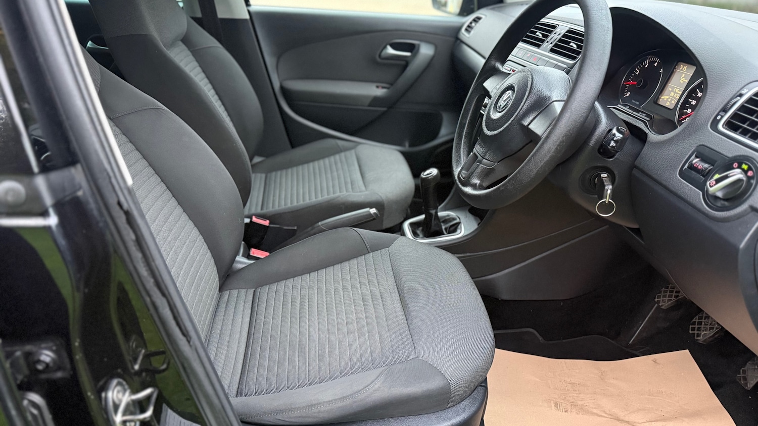 Used Volkswagen Polo 2012 for sale - 76237107: Photo 10