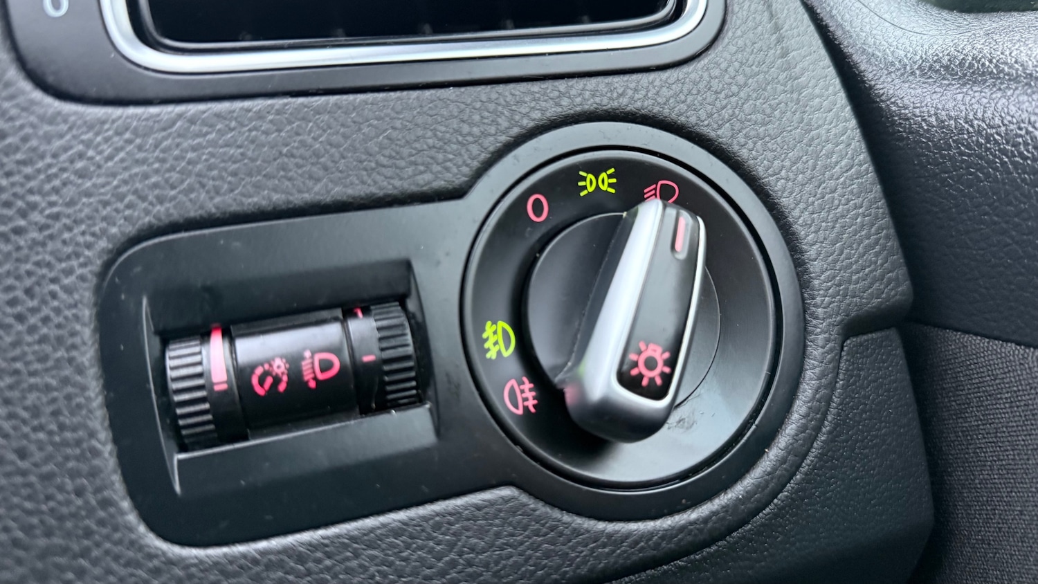 Used Volkswagen Polo 2012 for sale - 76237107: Photo 17