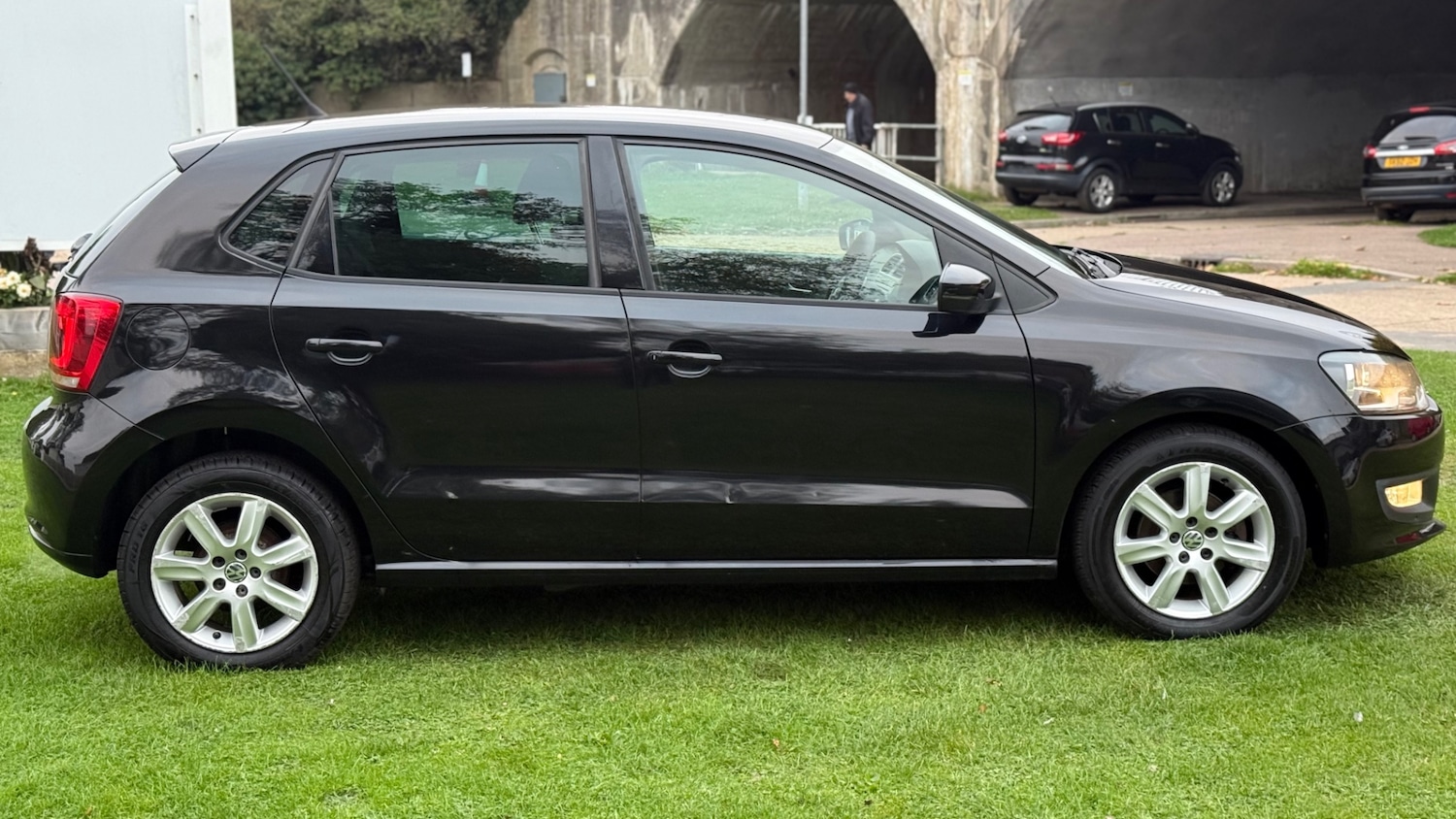 Used Volkswagen Polo 2012 for sale - 76237107: Photo 2