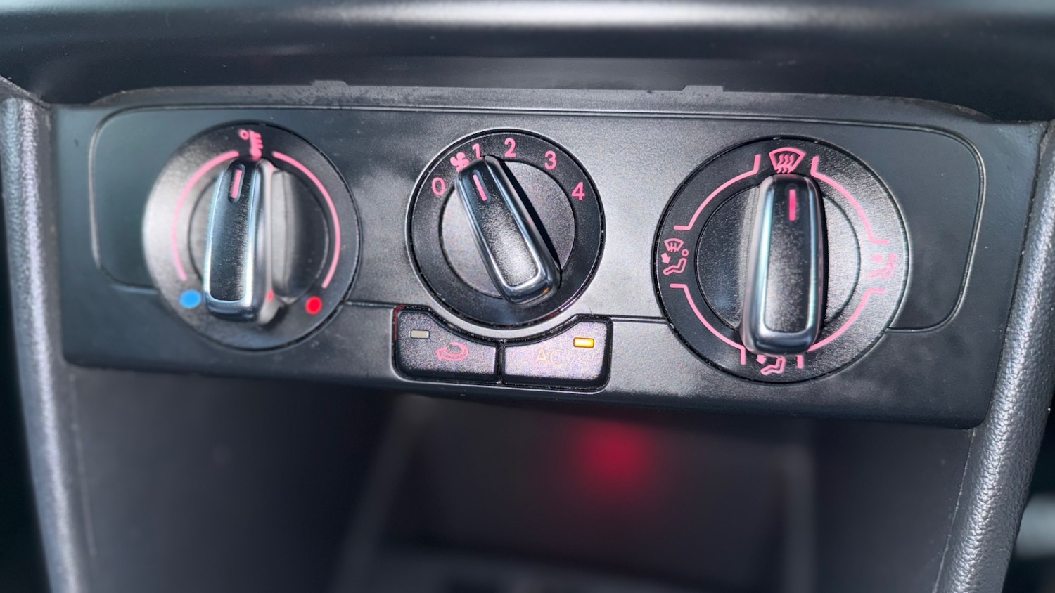 Used Volkswagen Polo 2012 for sale - 76237107: Photo 22