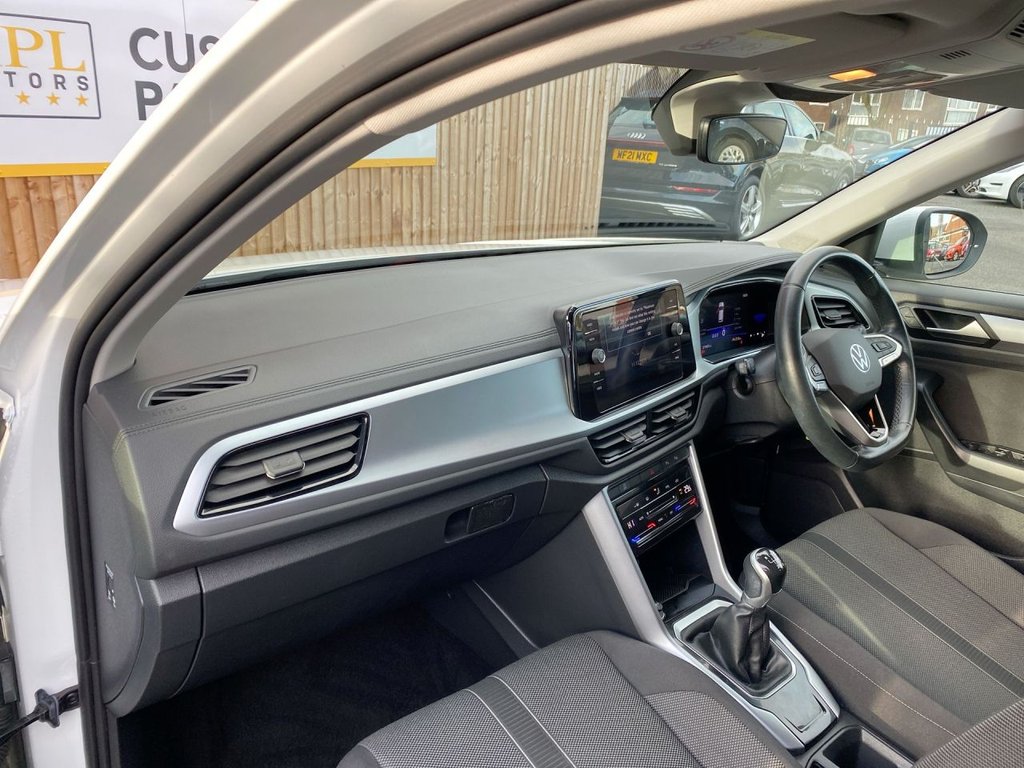 Used Volkswagen T-Roc 2023 for sale - 76867211: Photo 10