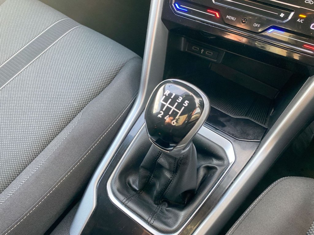 Used Volkswagen T-Roc 2023 for sale - 76867211: Photo 12