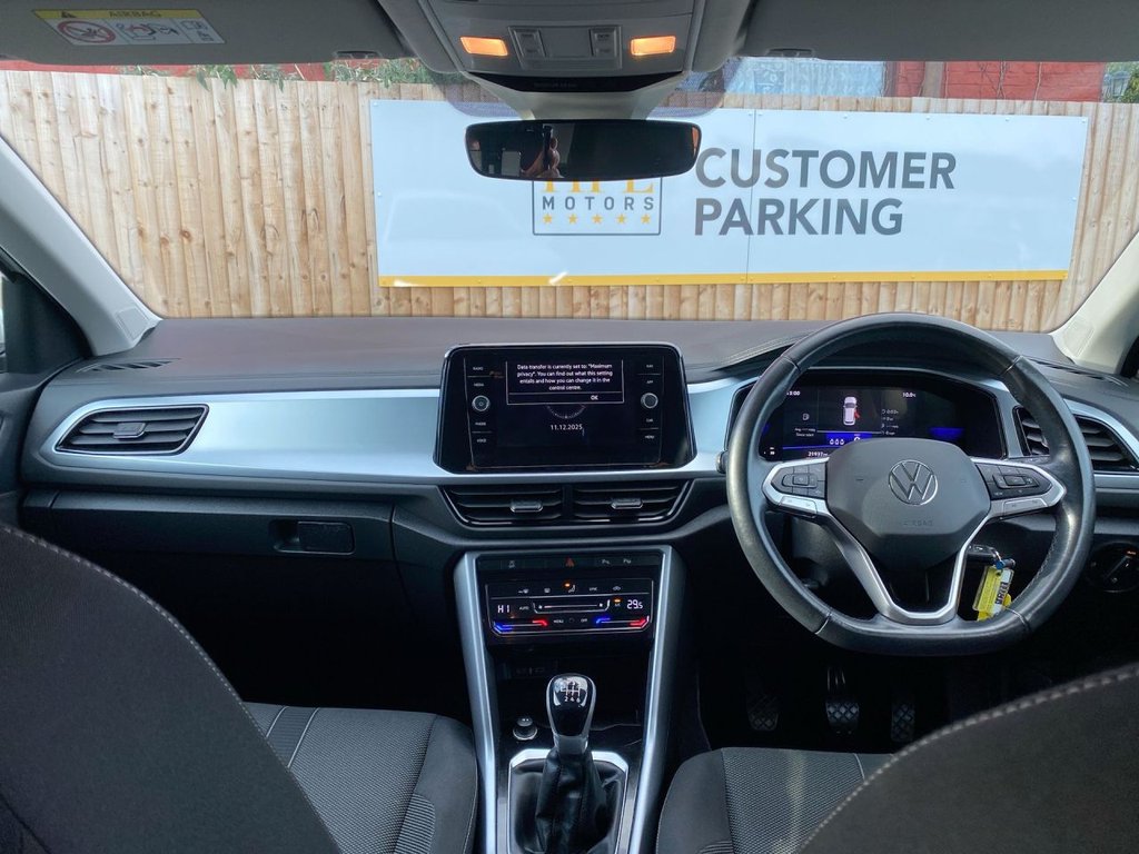 Used Volkswagen T-Roc 2023 for sale - 76867211: Photo 8