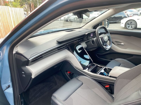 Used Ford Explorer 2024 for sale - 76068416: Photo 10