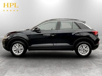 Used Volkswagen T-Roc 2024 for sale - 78839440: Photo