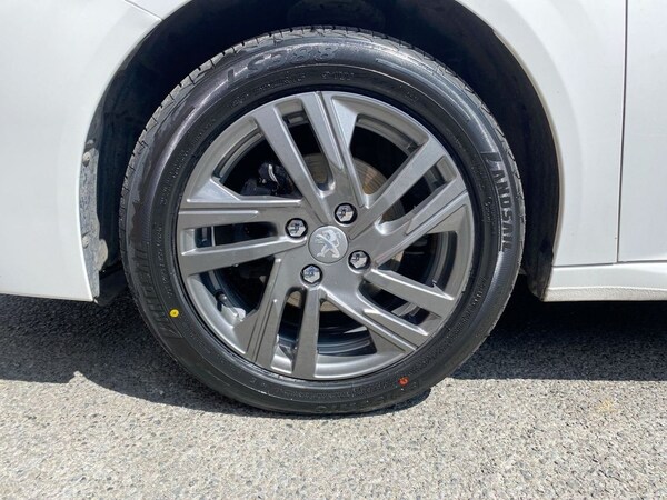 Used Peugeot 208 2022 for sale - 75653681: Photo 2