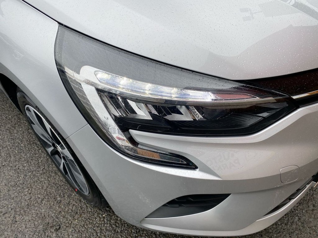 Used Renault Clio 2022 for sale - 76569839: Photo 16