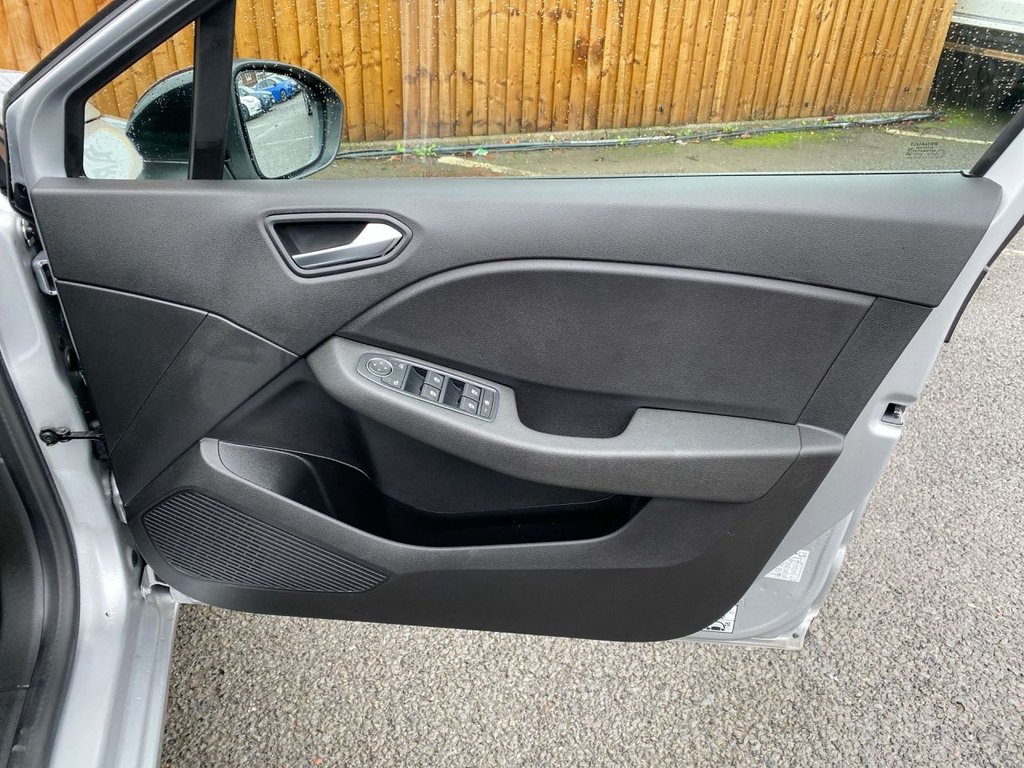 Used Renault Clio 2022 for sale - 76569839: Photo 20