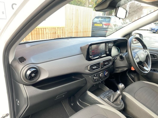 Used Hyundai i10 2024 for sale - 76317189: Photo 8
