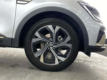 Used Renault Arkana 2023 for sale - 76303665: Photo 4