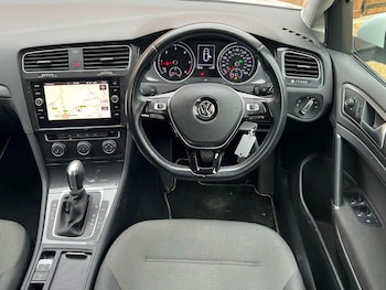 Used Volkswagen Golf 2019 for sale - 76769606: Photo