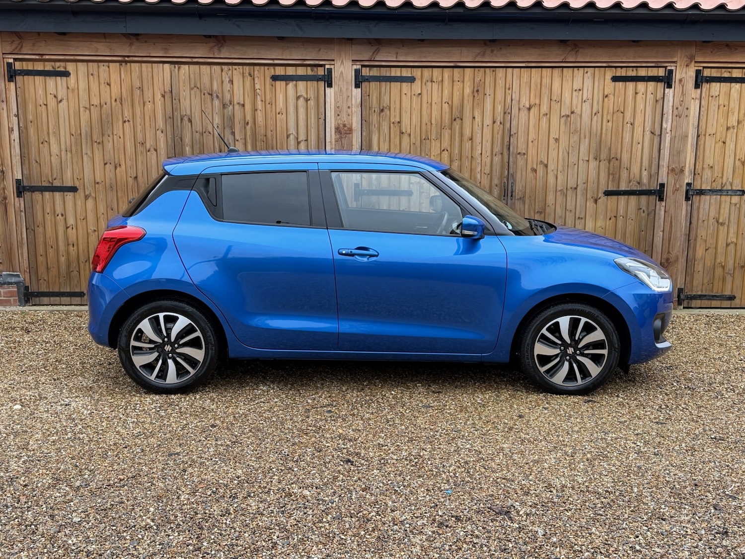 Used Suzuki Swift 2017 for sale - 76725612: Photo 3