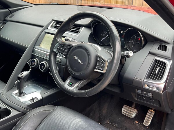 Used Jaguar E-Pace 2019 for sale - 76257592: Photo 2