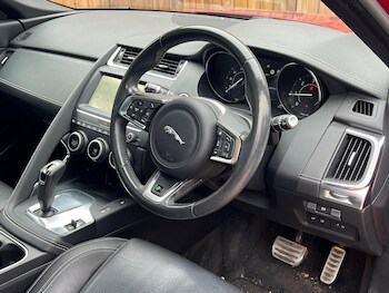 Used Jaguar E-Pace 2019 for sale - 76257592: Photo