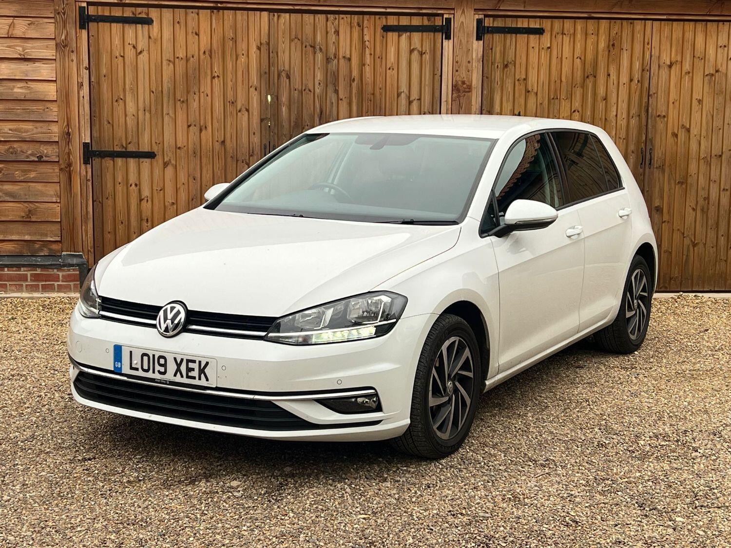 Used Volkswagen Golf 2019 for sale - 76257593: Photo 1