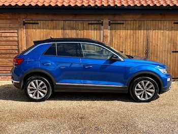 Used Volkswagen T-Roc 2021 for sale - 76793759: Photo