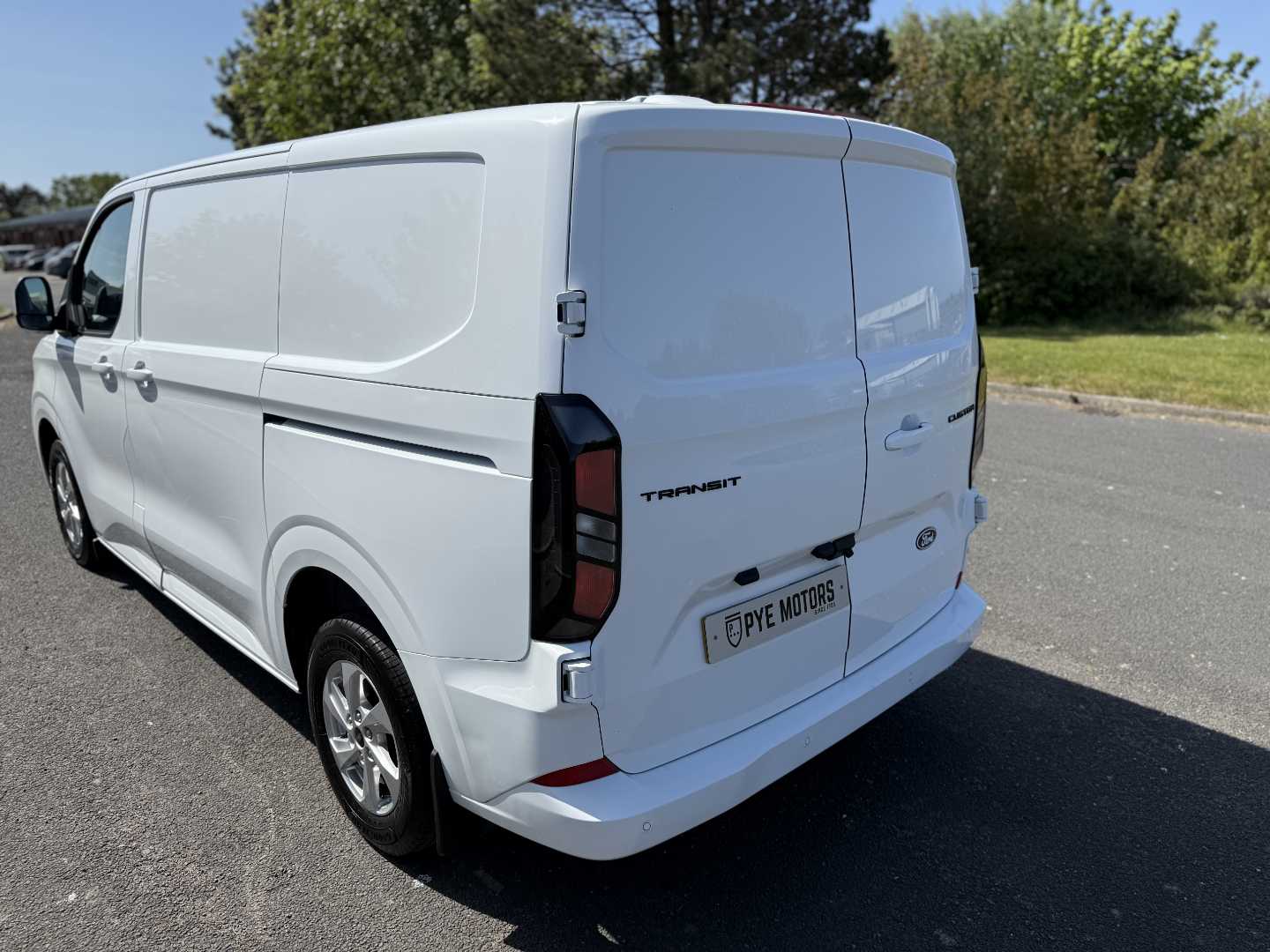 Used Ford Transit Custom 2024 for sale - 76868354: Photo 8