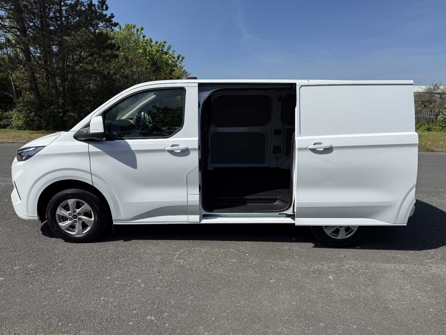 Used Ford Transit Custom 2024 for sale - 76466209: Photo 5