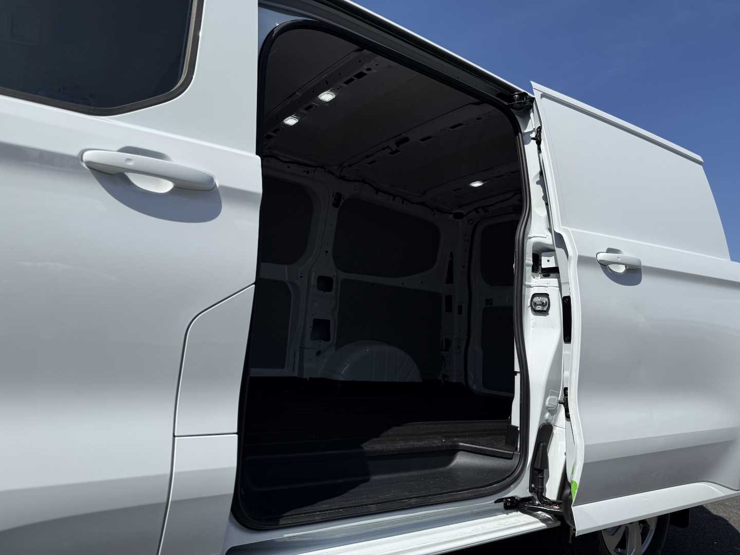 Used Ford Transit Custom 2024 for sale - 76466209: Photo 6