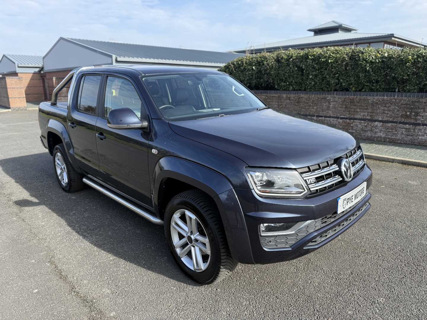 Used Volkswagen Amarok 2017 for sale - 76466492: Photo 1