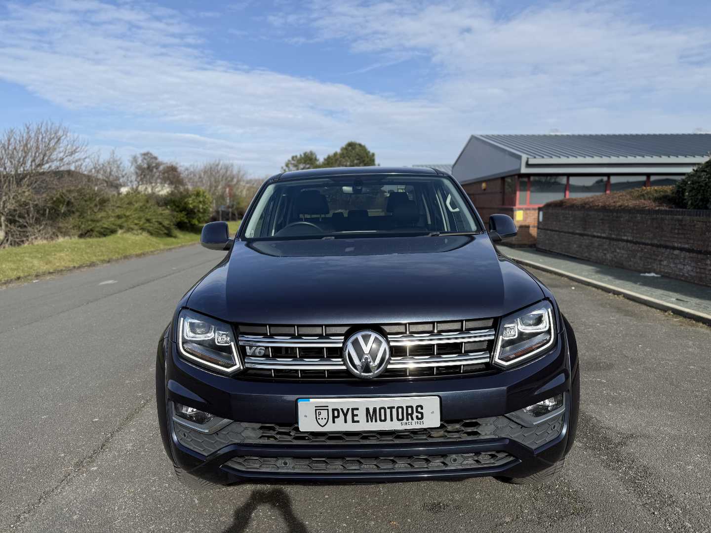 Used Volkswagen Amarok 2017 for sale - 76466492: Photo 2
