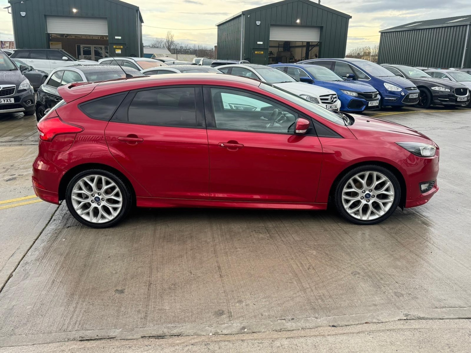 Used Ford Focus 2017 for sale - 76743007: Photo 10